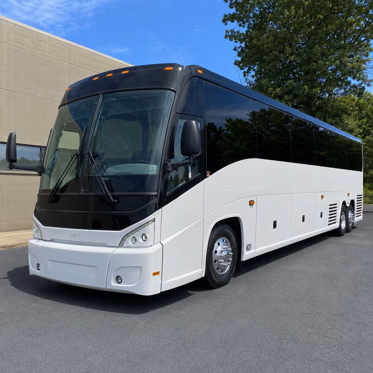 employee commuter shuttles and daily corporate routes in tyler