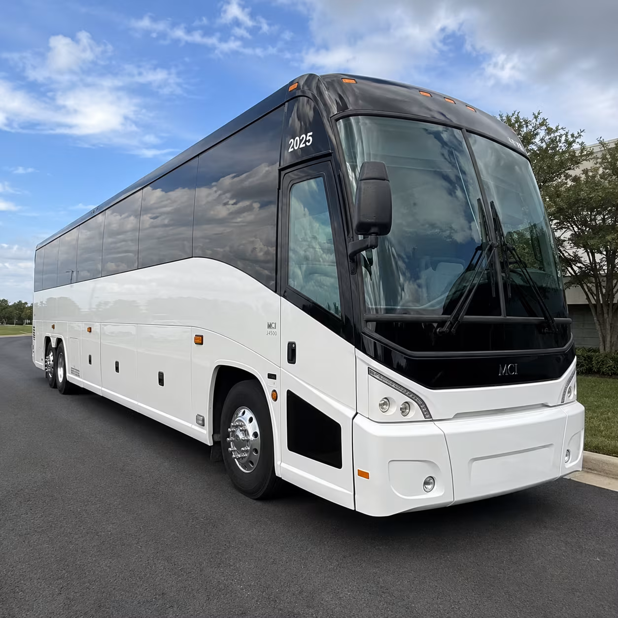 long distance field trips to dallas are a breeze on a charter bus